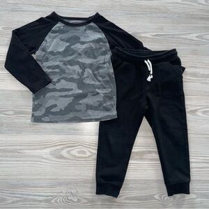 Baby Boys Two-Piece Outfit Size 3T